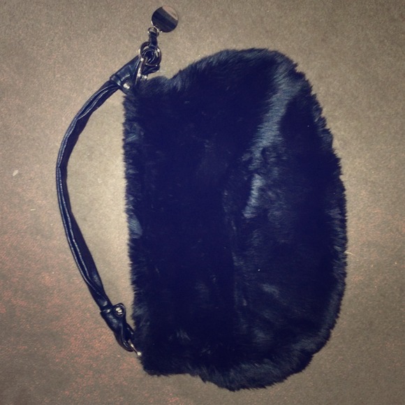 Jennifer Lopez black fur purse