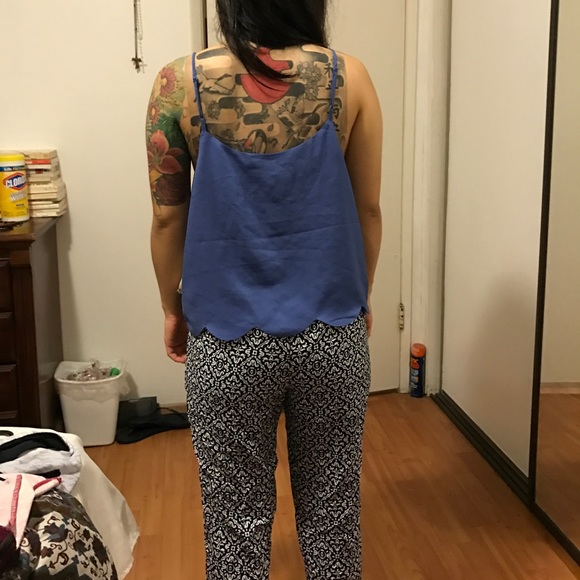 ❌SOLD❌New Scalloped tank top - Picture 4 of 4