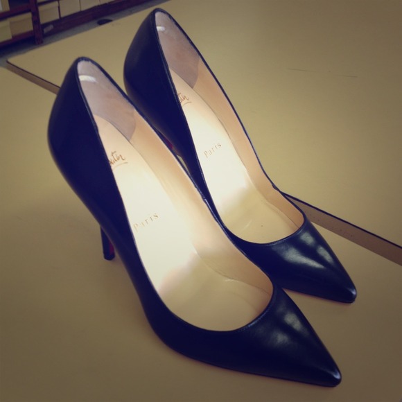Sold! 🚫🚫Authentic Christian louboutin pumps