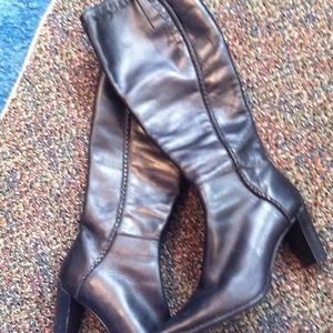 Cathy jean/black boots bundle