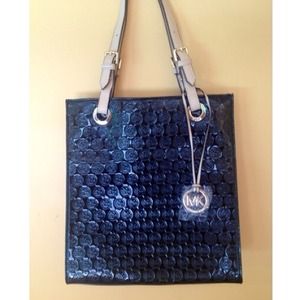 Metallic Black shoulder bag!