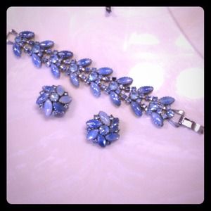 RESERVED - Vintage bracelet and clip earrings