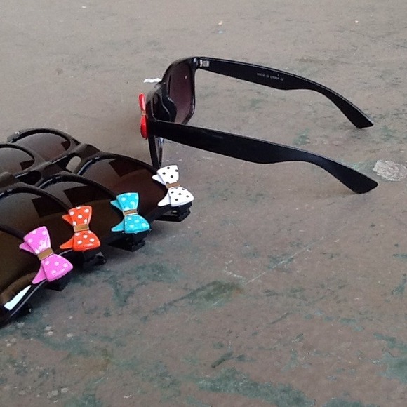 Cute sunglasses with bow!!:D - Picture 2 of 4