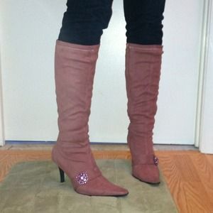 Reserve for @knickels