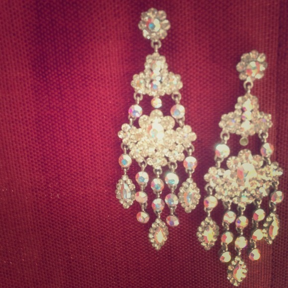 Dangle earrings