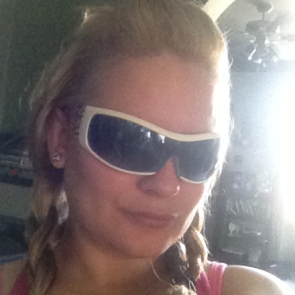 White Ed Hardy Sunglasses!!!! Very Stylish!!! - Picture 4 of 4