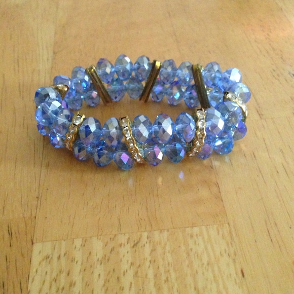Blingy blue swarovski crystal stretch bracelet