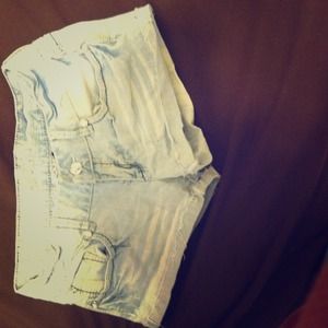 Jewelry studded jean short!