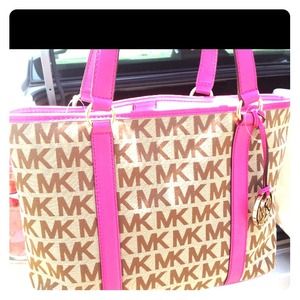 Michael Kors Hand Bag