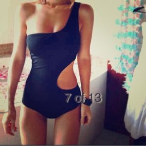 One shoulder swimsuit