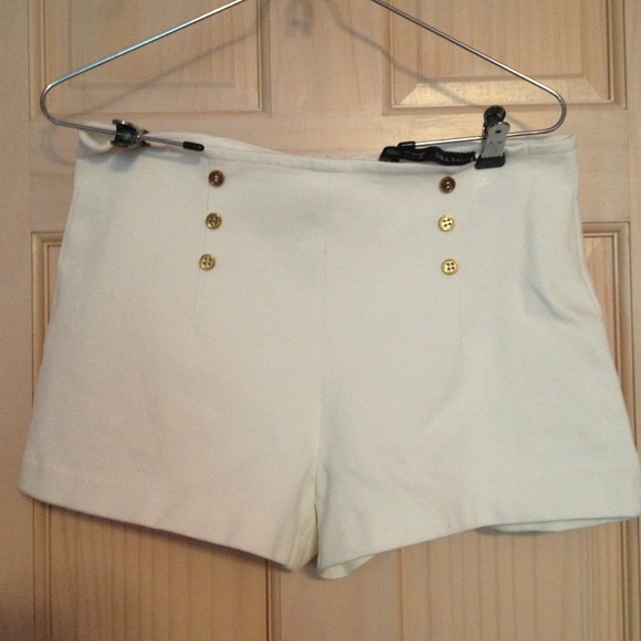 White pair of high waisted shorts from Zara