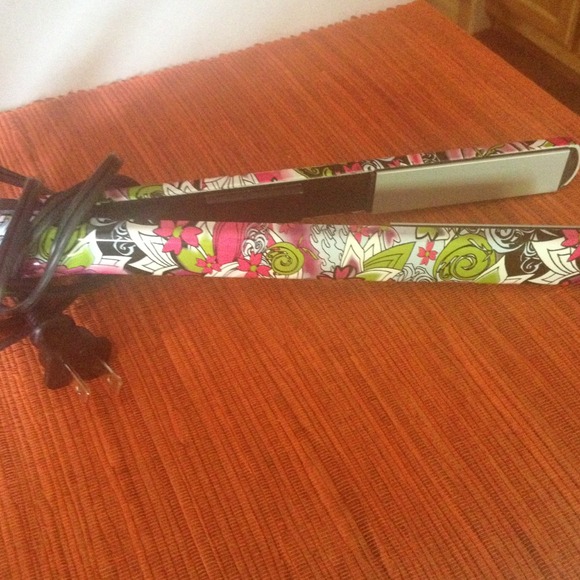 Flat iron by Remington .