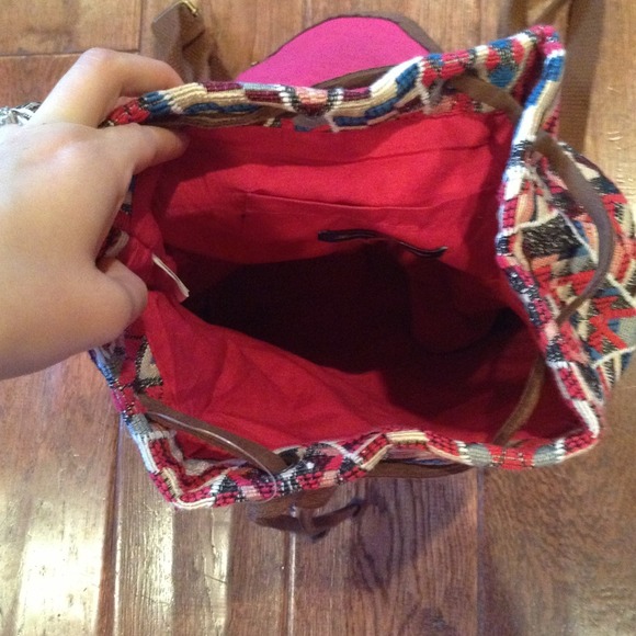 ☀SOLD LOCALLY☀Aztec mini backpack - Picture 3 of 4