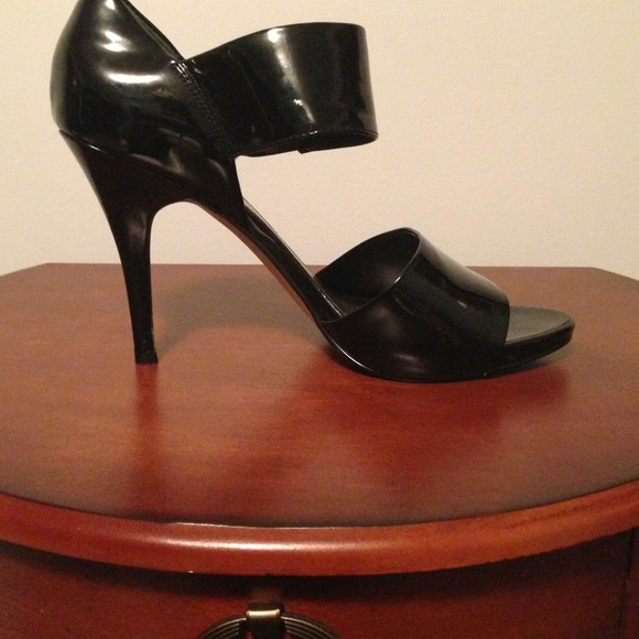 Black patent heels