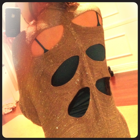 Bundle for @kellenbrown0712 Sweater&bow bracelet