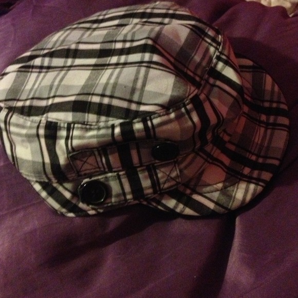 Hat - Picture 2 of 3