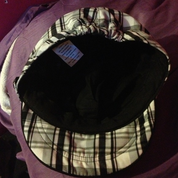 Hat - Picture 3 of 3