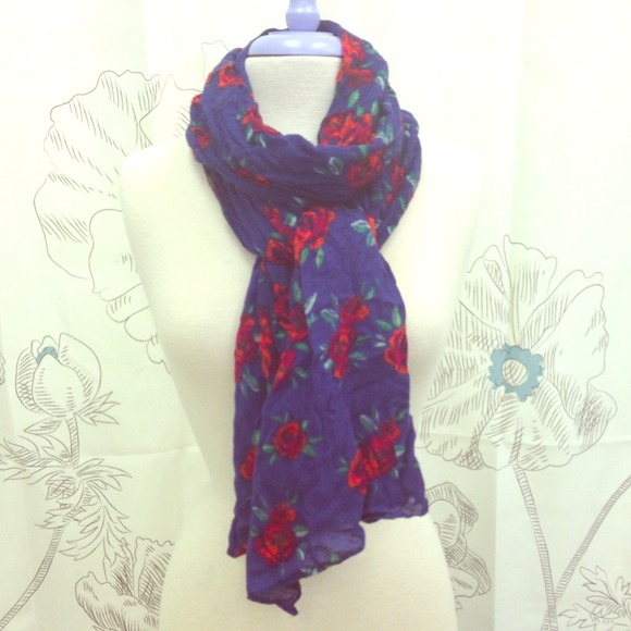 rosebud scarf 🌹