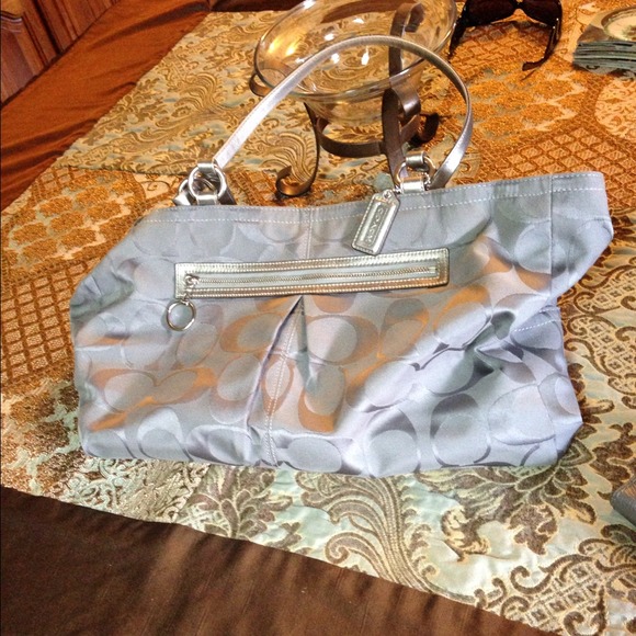 COACH PURSE - Picture 3 of 3