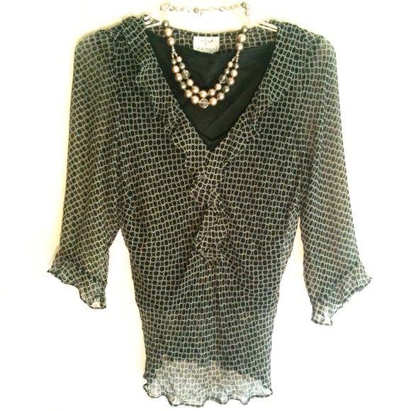 🚫Hold🚫#5Beautiful double layer XL Top
