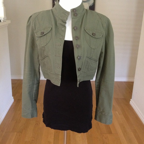🚫🚫SOLD Green cropped light weight jacket