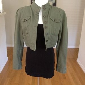 🚫🚫SOLD Green cropped light weight jacket