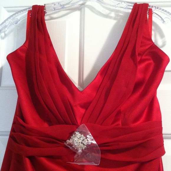 Elegant satin dress - Picture 2 of 3