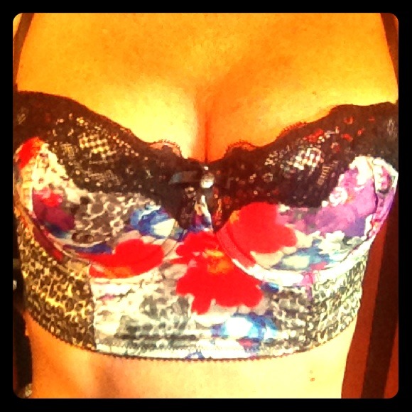 Kardashian Bra NWOT