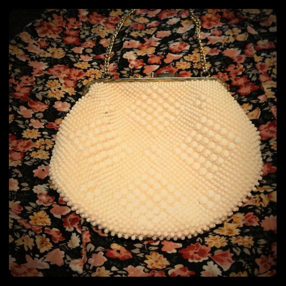 Vintage small pearl clutch