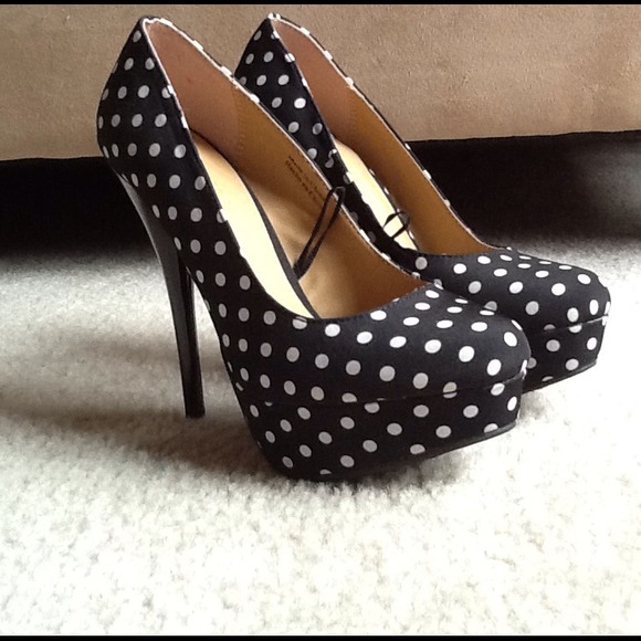 3 heels and VS perfume