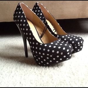 3 heels and VS perfume