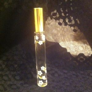 SOLD ---Daisy Perfume Roller