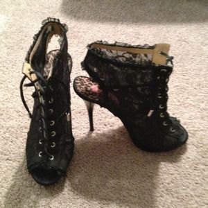 Betsy Johnson Lace Booties