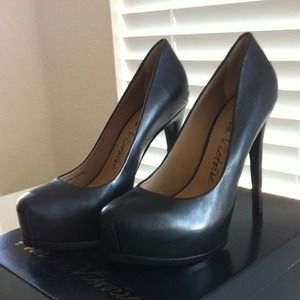 Pour La Victoire Pumps