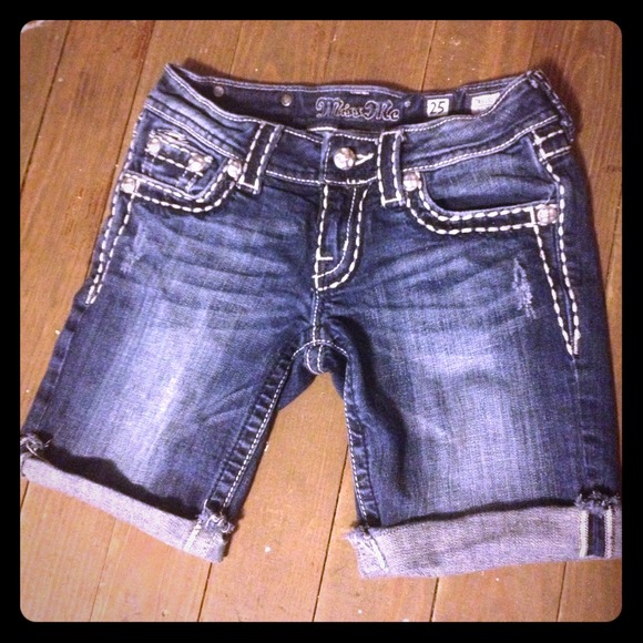 Miss Me Jean Shorts Size 25 *