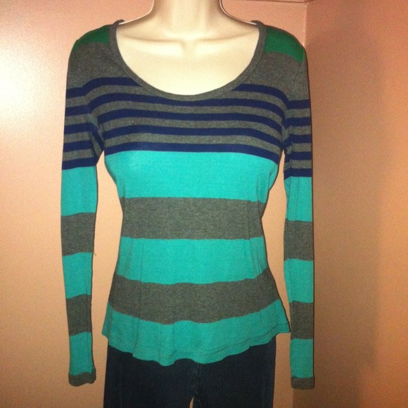 Long sleeve Old Navy tee