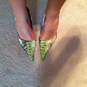 Kiwi snakeskin heels