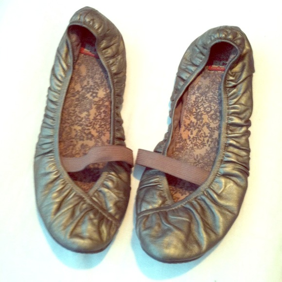 Brown flats