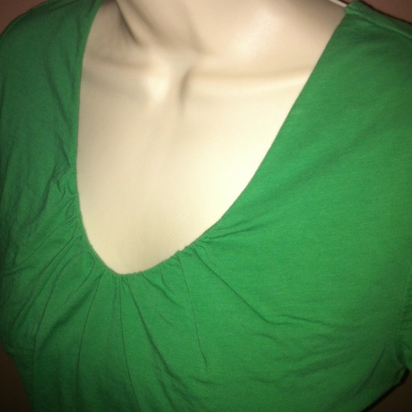 Green V-neck - Picture 2 of 3