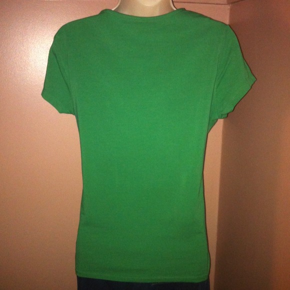 Green V-neck - Picture 3 of 3