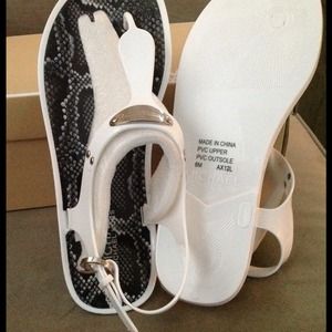 MICHAEL Michael Kors Shoes - ❤❤❤Flash sale-M.Kors T-Strap Jelly Sandals. White MICHAEL Michael Kors Shoes - ❤❤❤Flash sale-M.Kors T-Strap Jelly Sandals. White
