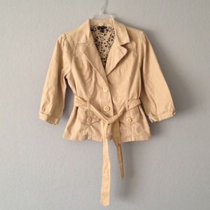 Beautiful classic tan blazer with floral lining