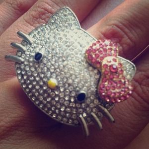 Hello Kitty ring 💗