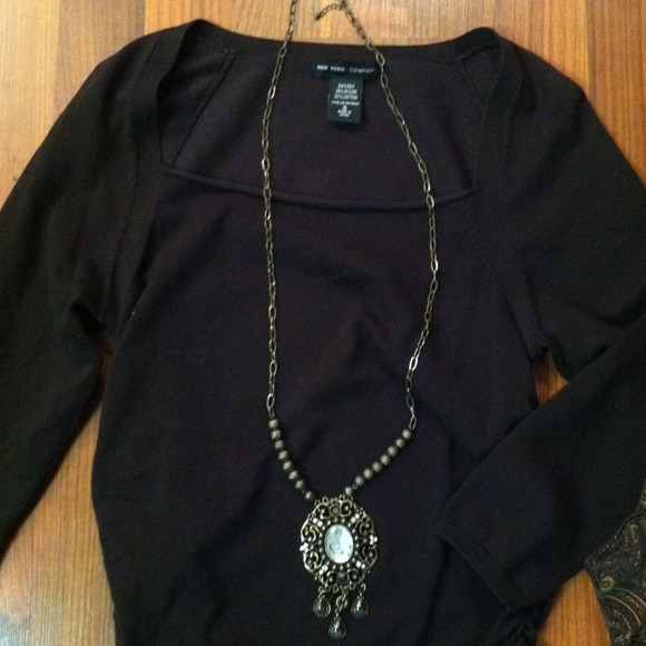 💵SOLD IN BUNDLE💵 Chocolate Sweater - Picture 2 of 3