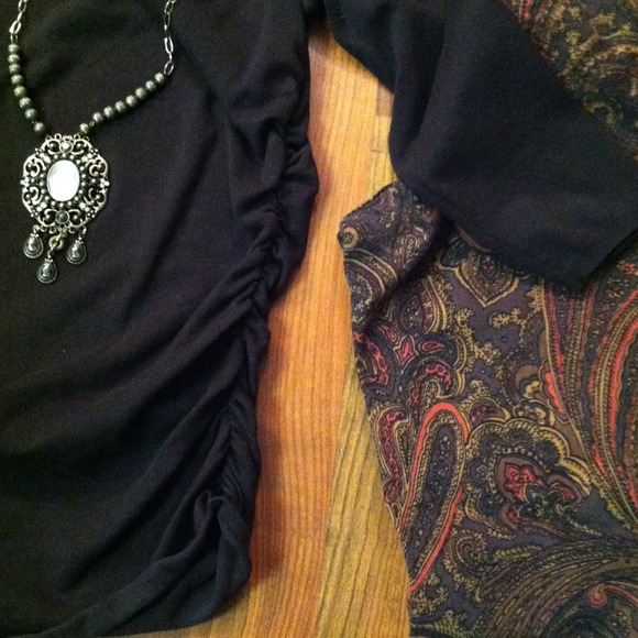 💵SOLD IN BUNDLE💵 Chocolate Sweater - Picture 3 of 3