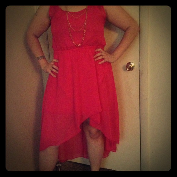💢Sold💢✨Bundle✨Fuschia hi Lo dress