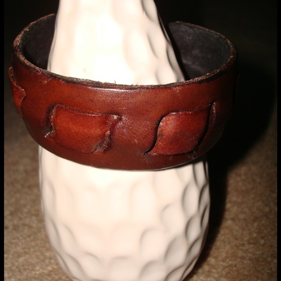 Leather bracelet