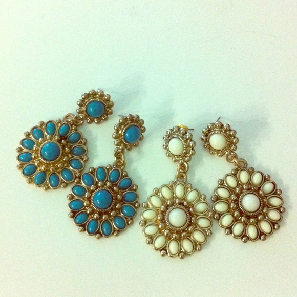 ⭐️BUNDLED⭐️ Stone Earrings