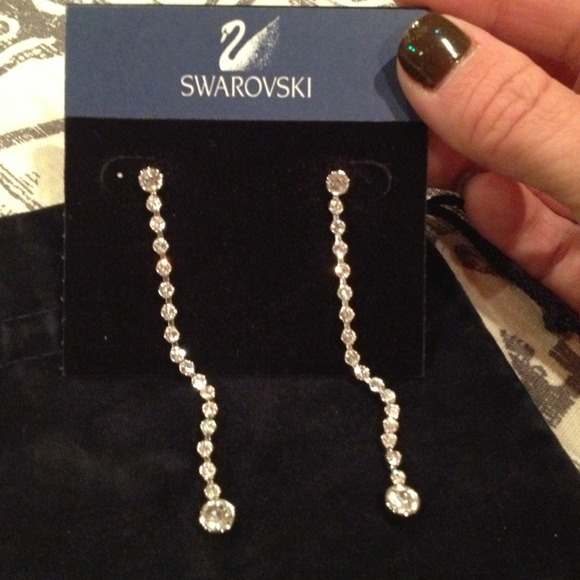 Swarovski drop earrings