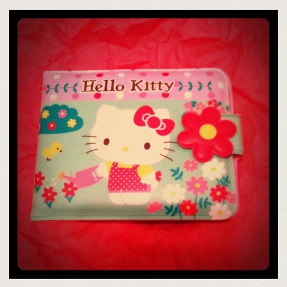 Bundle trade with @nitsujevoli9509 - Picture 1 of 3